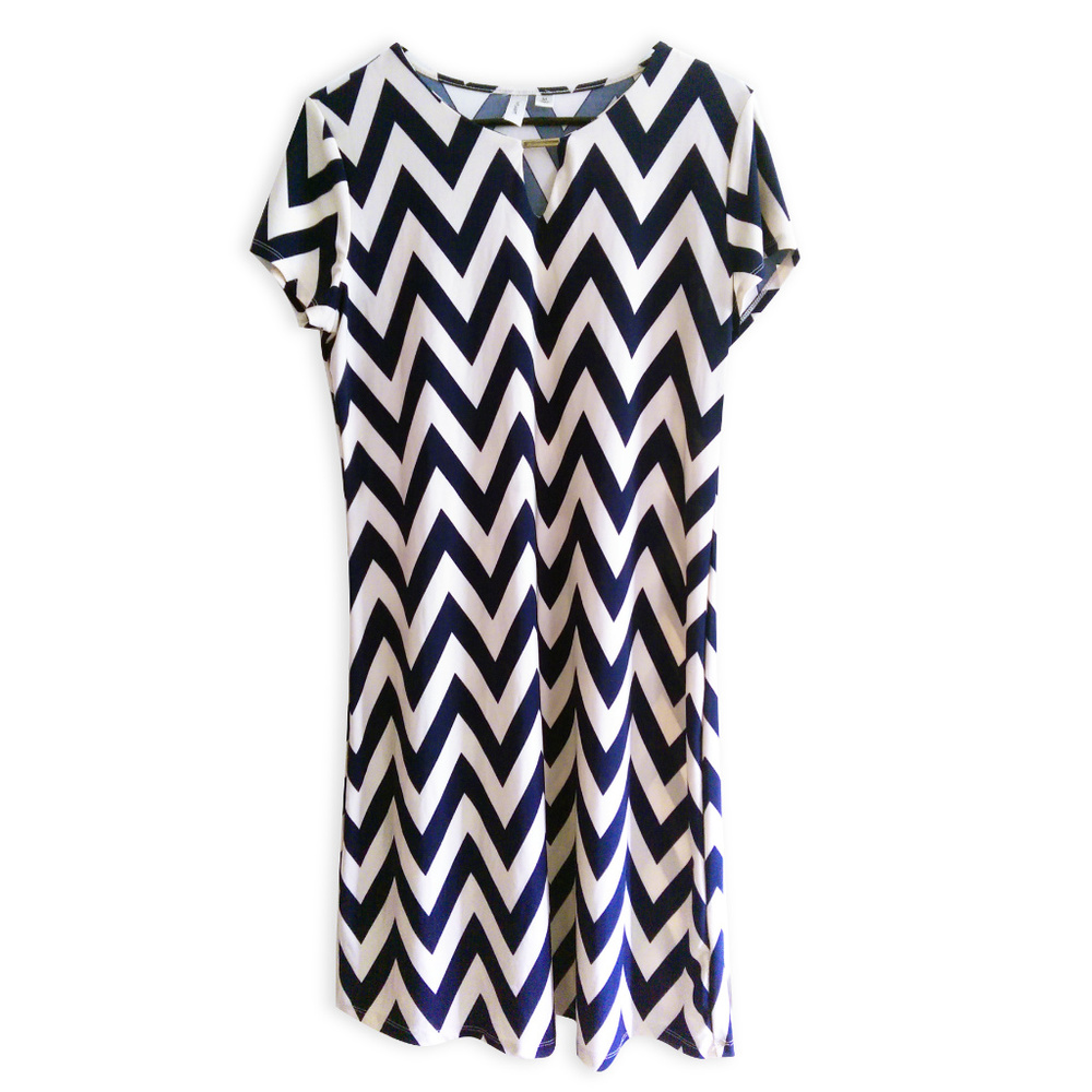 ⬇️$22 Navy Cream Chevron Zig Zag Shift Dress Tunic